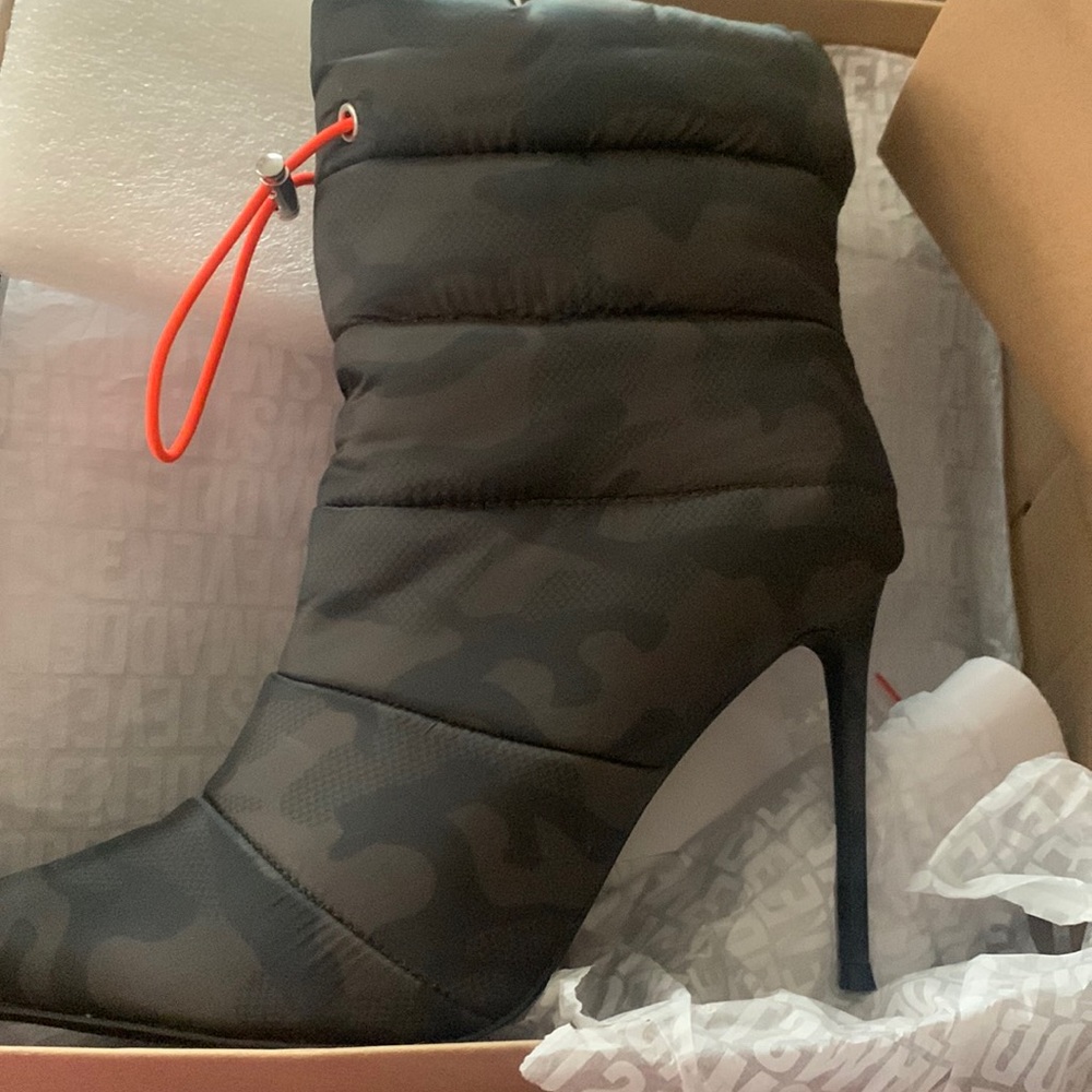 New Steve Madden Camo booties